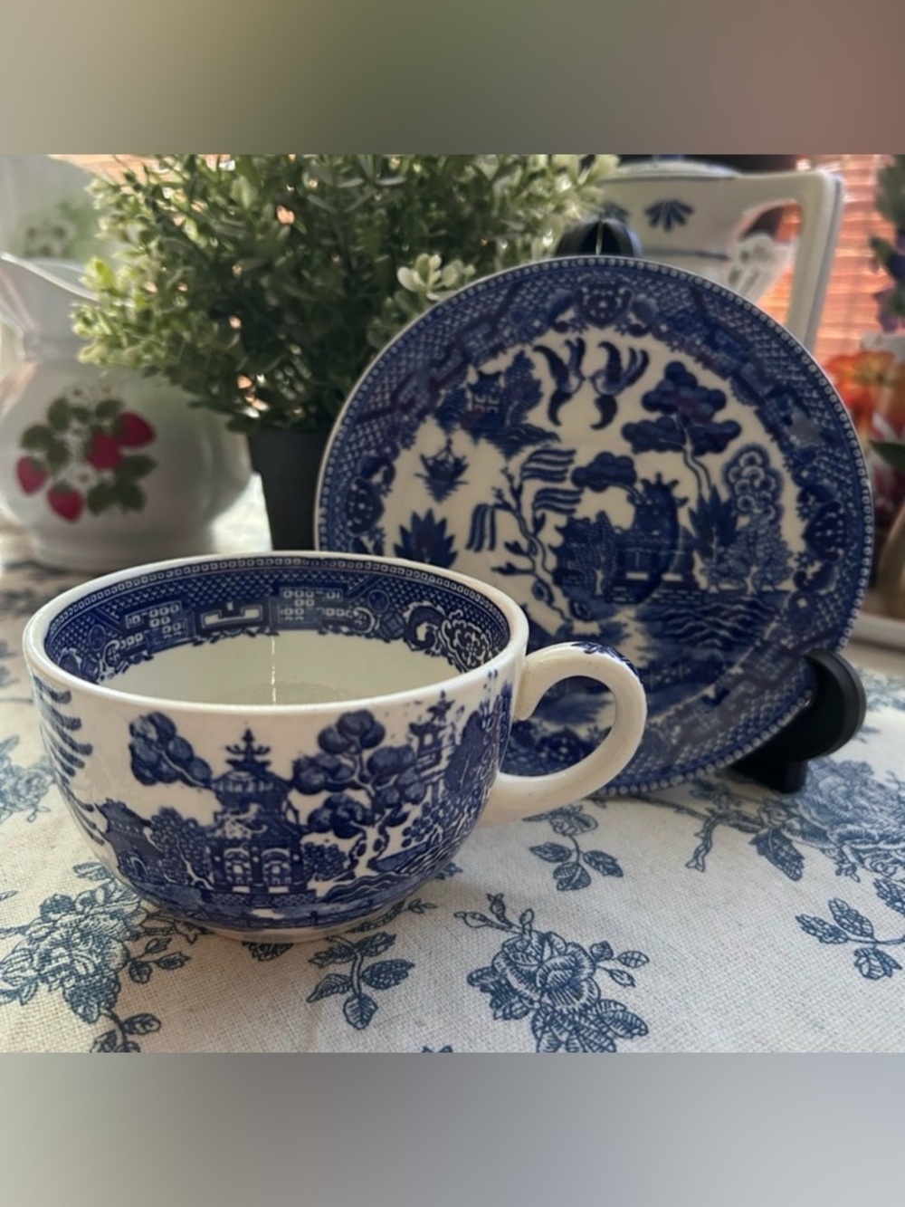 🫐Vintage “Blue Willow” Patterned Teacup & Saucer